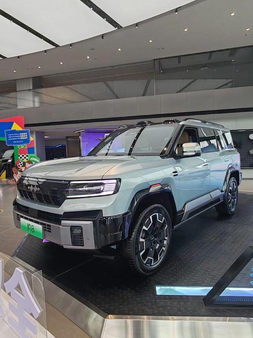 成都196比亚迪方程豹硬派越野的爆款，英菲尼迪35周年与你共成长